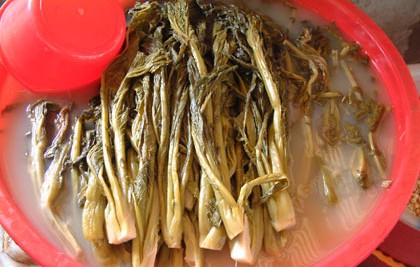 岜夯鸡,是文山州广南县壮族独有的一道独具风味的传统美味菜肴,被称